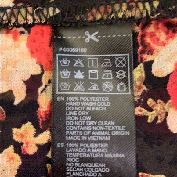 3 Forever 21 long sleeve button down blouses. - Picture 6 of 16